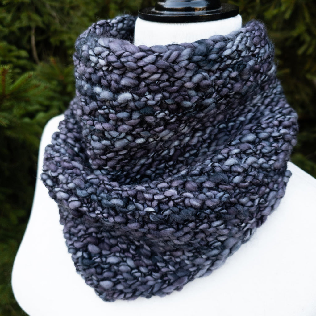 Luxe Line Bandana Cowl (Plomo)