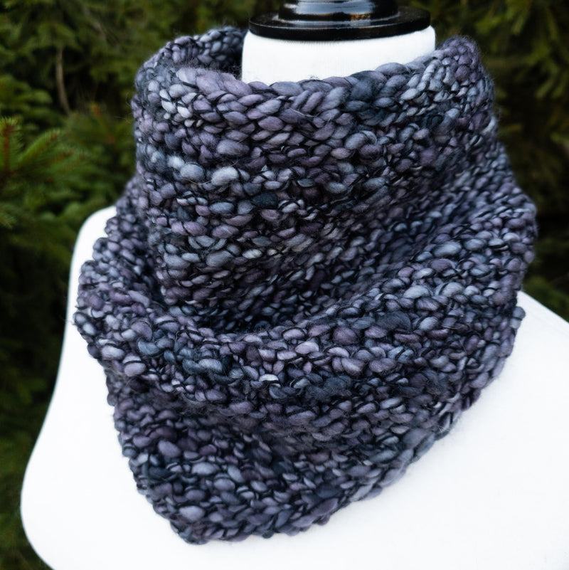 Luxe Line Bandana Cowl (Plomo)