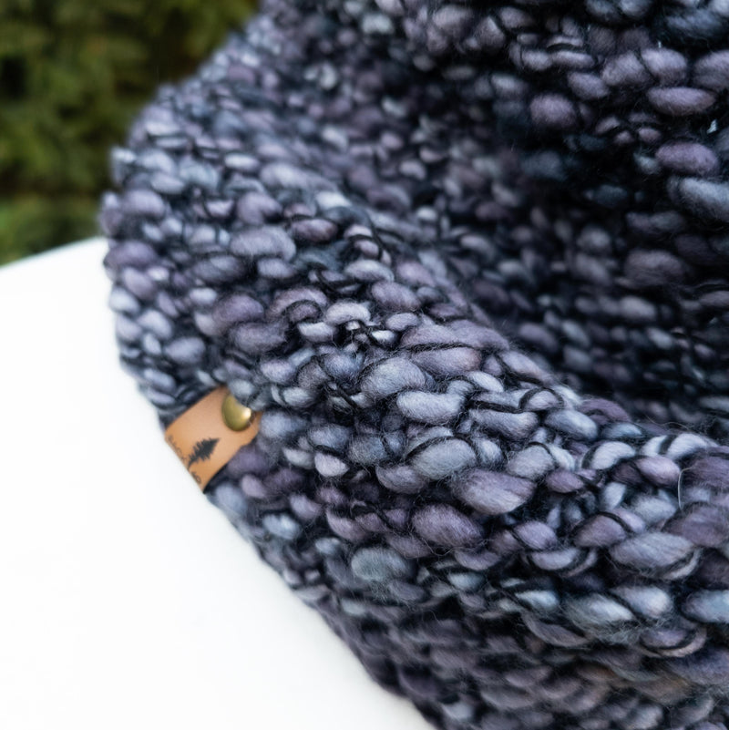 Luxe Line Bandana Cowl (Plomo)
