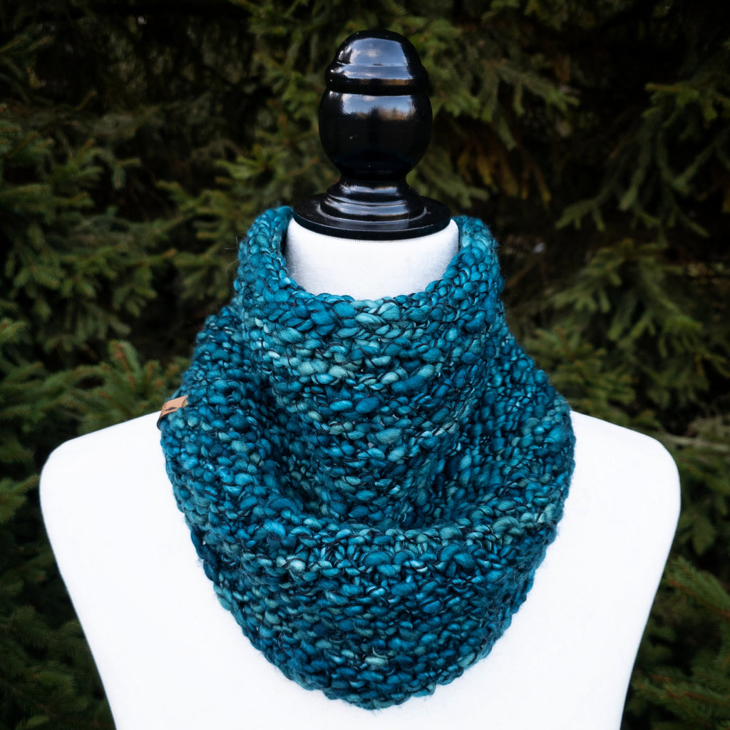 Luxe Line Bandana Cowl (Teal Feather)