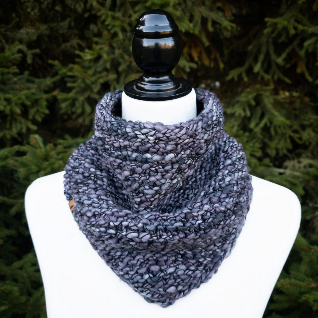 Luxe Line Bandana Cowl (Plomo)