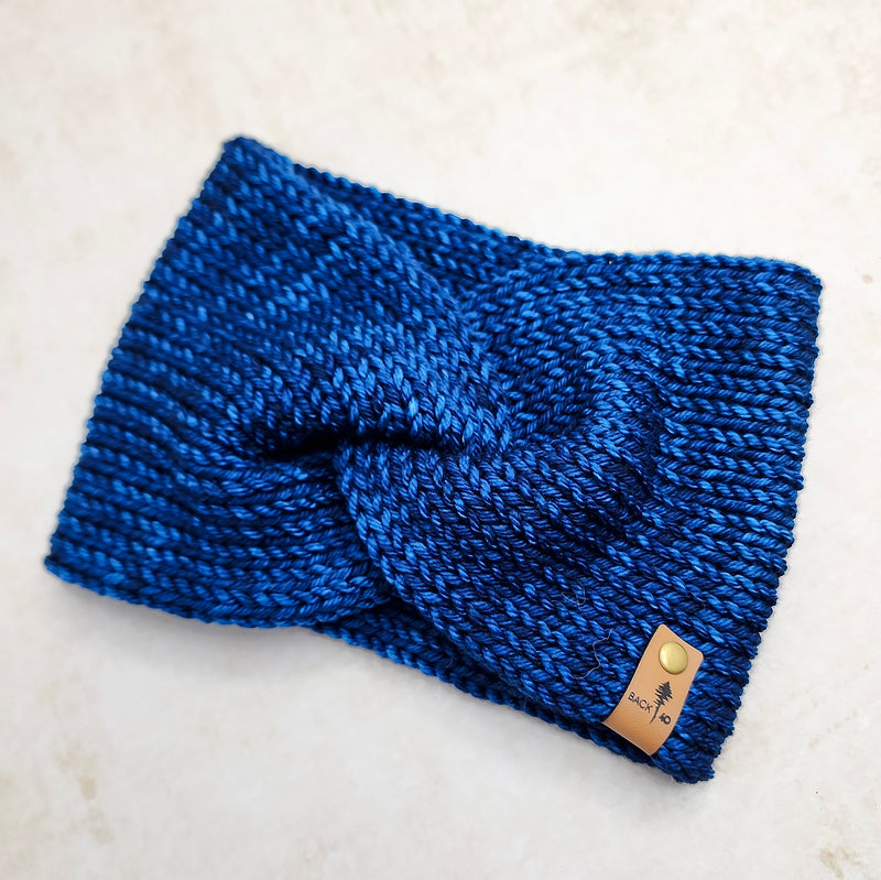 Luxe Line Twist Headband (Azul Profundo) | RTS