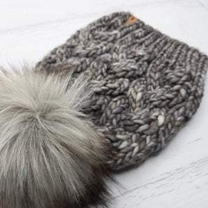 Luxe Line Braided Cable Beanie (Sombras) | Adult