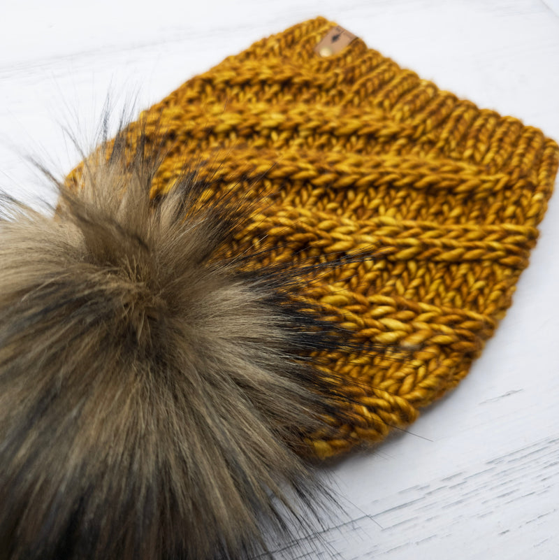 Luxe Line Estuary Beanie (Oro) | Adult