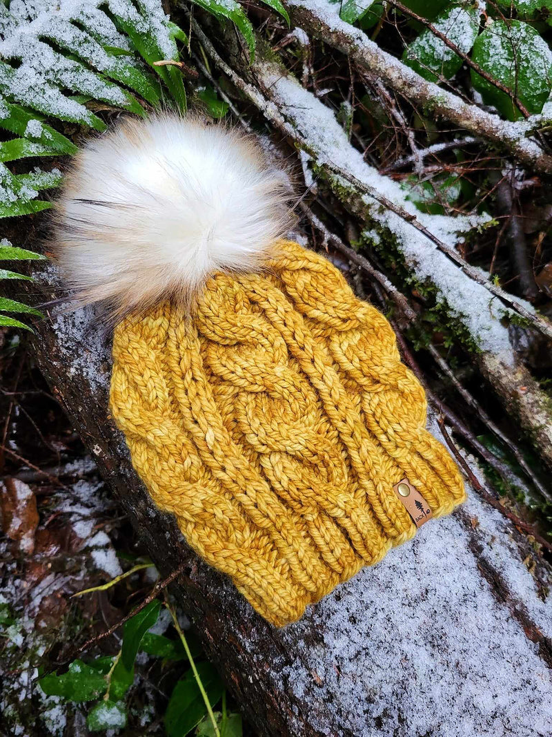 Luxe Line Eternity Beanie (Oro) | Adult