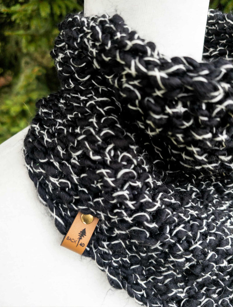 Luxe Line Bandana Cowl (Black)
