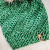 Luxe Line Estuary Beanie (Verde Adriana) | Adult