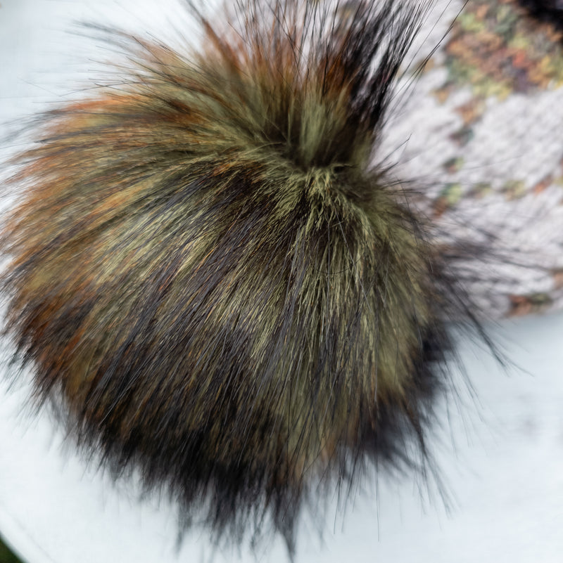 Luxe Line Jewel Beanie (Tortuga/Piedras) | Adult SM