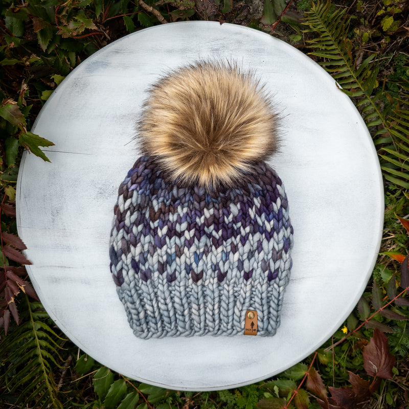 Luxe Line Sunrise Beanie (Grey/Soriano) | Adult