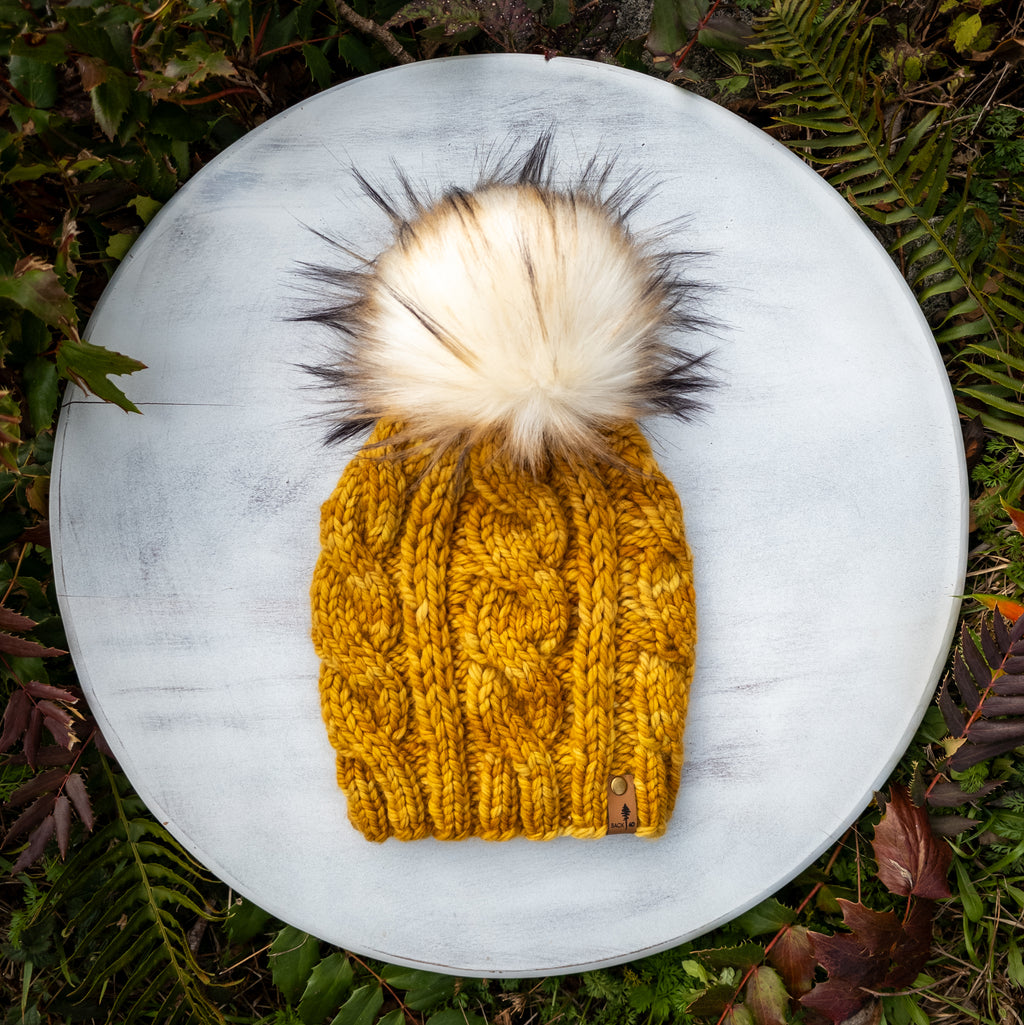 Luxe Line Eternity Beanie (Oro) | Adult