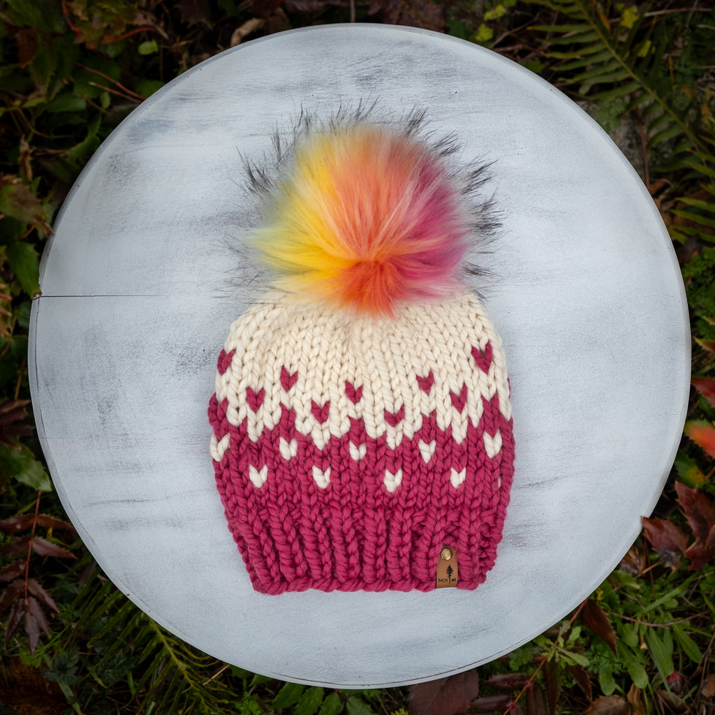 Primaveral Beanie (Raspberry/Ivory) | 3-9 Years