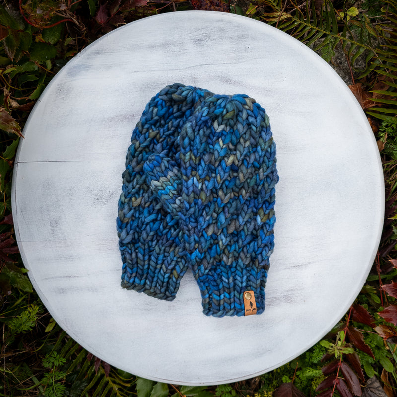 Luxe Line Mittens (Verdeazul) | Adult O/S