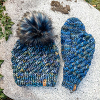 Luxe Line Toque/Mitten Set (Verdeazul) | Adult